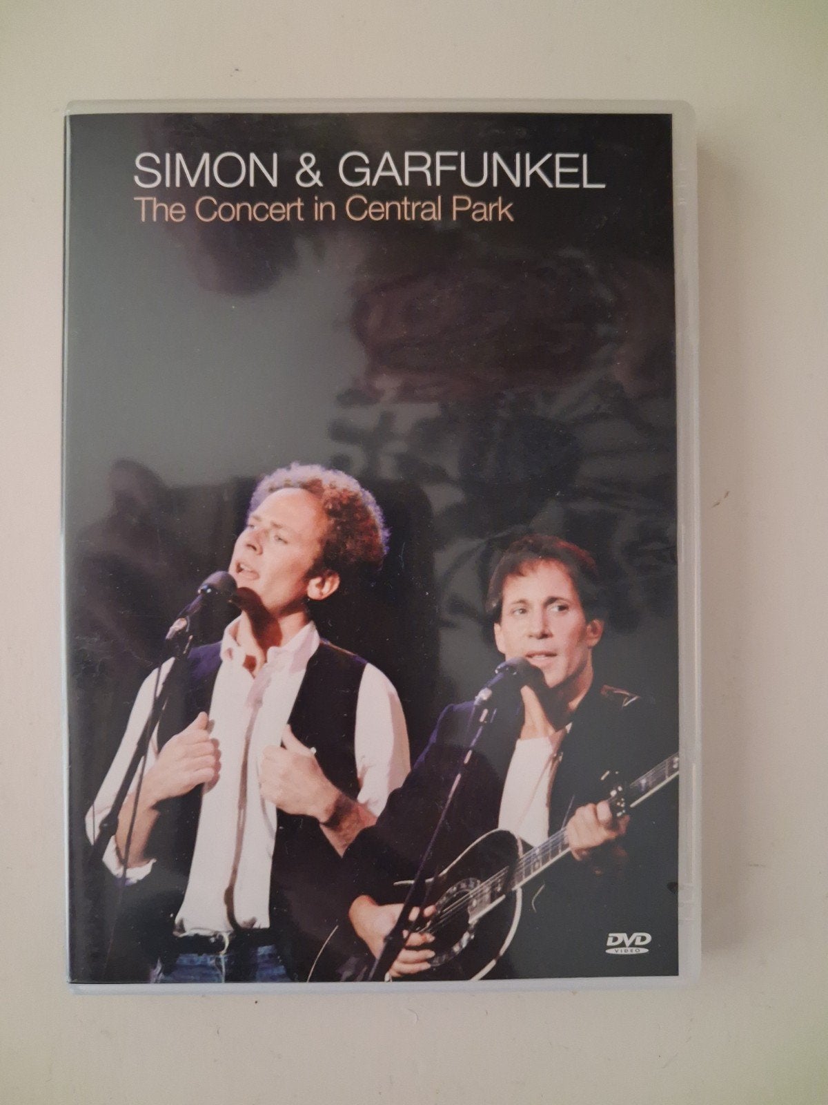 dvd van simon & Garfunkel the Concert in Central park, Alle leeftijden, Ophalen, Zo goed als nieuw