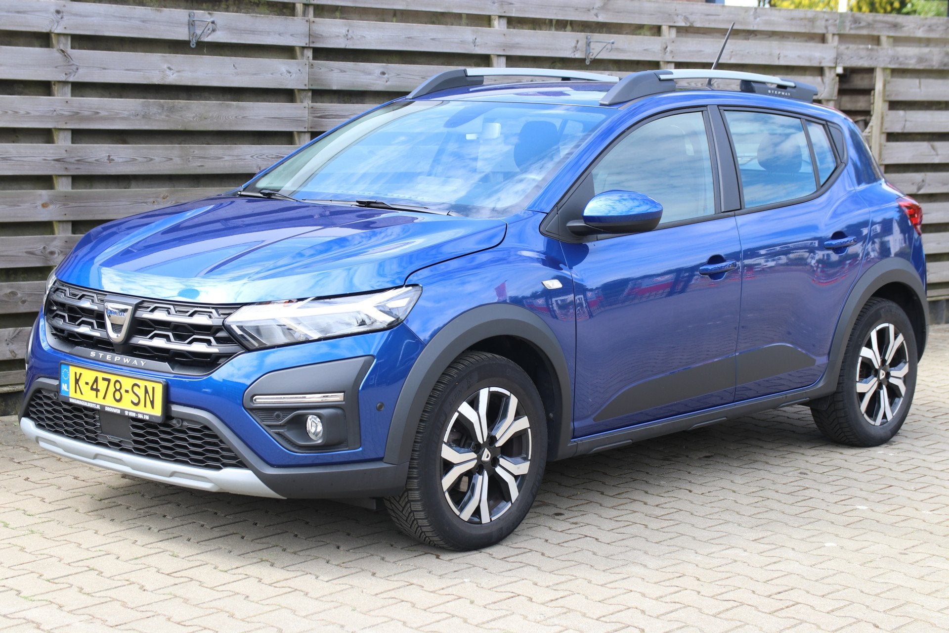 Dacia SANDERO Stepway 1.0 TCe 90 Comfort / Navi / Airco / Cr, Voorwielaandrijving, 1071 kg, Euro 6, Blauw