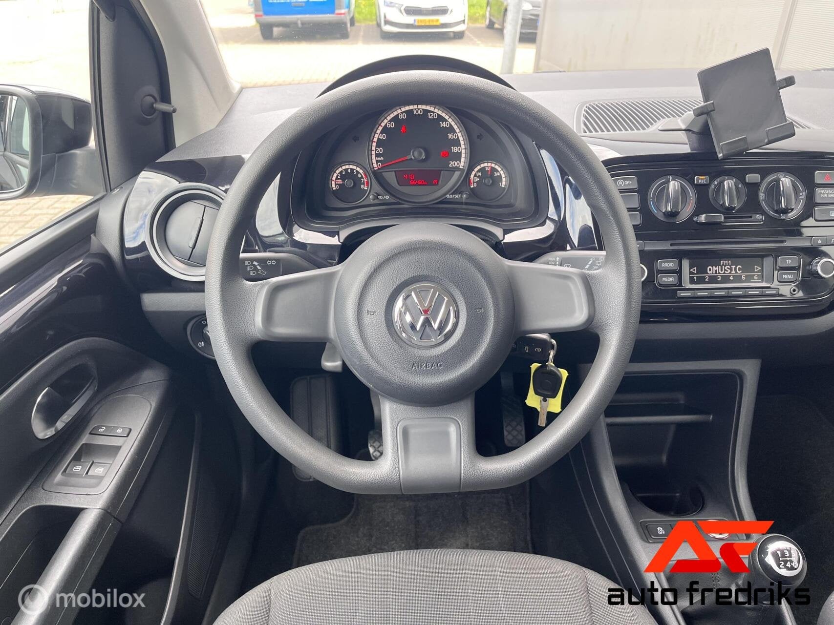 Volkswagen Up! 1.0 move up! BlueMotion 5 drs | Airco | Org., Voorwielaandrijving, Gebruikt, 840 kg, Zwart