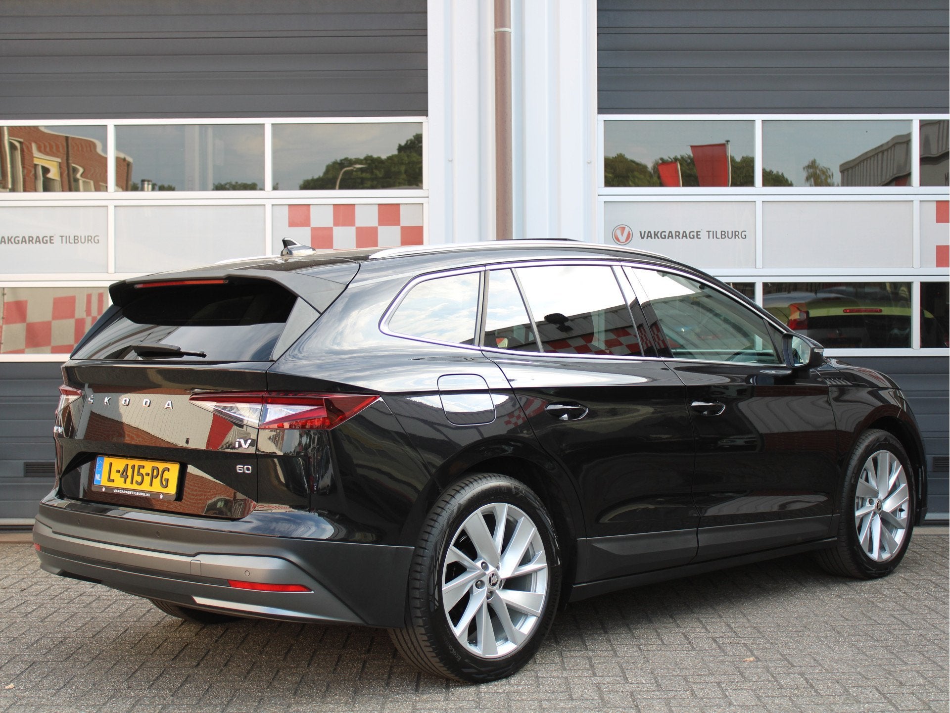 Skoda Enyaq iV 60 First Edition /NAVI/Panoramadak/Leder/20'L, 390 km, Achterwielaandrijving, Gebruikt, 179 pk