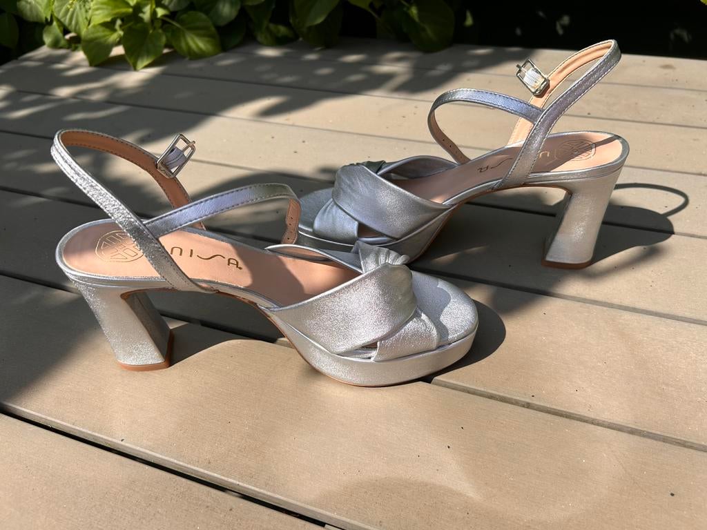 Unisa dames, maat 38 sandaal, zilver, Ophalen of Verzenden, Zo goed als nieuw, Roze, Sandalen of Muiltjes