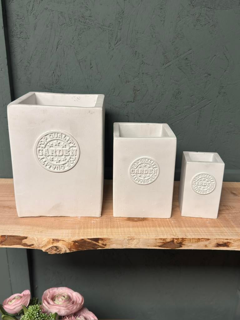 Bloem potten 300 stuks Cement In de partij., Kunststof, Rond, Nieuw, Ophalen of Verzenden