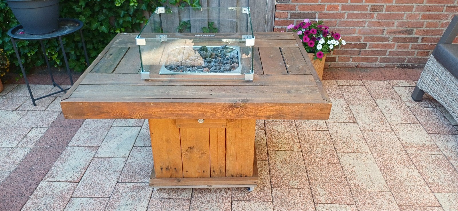 Houten vuurtafel met glazen ombouw, Ophalen of Verzenden, Gebruikt, Vuurkorf