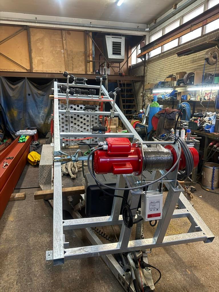 Nieuwe boothelling met elektrische lier en afstandbediening, Watersport en Boten, Ophalen, Minder dan 1500 kg, Overige typen, Nieuw