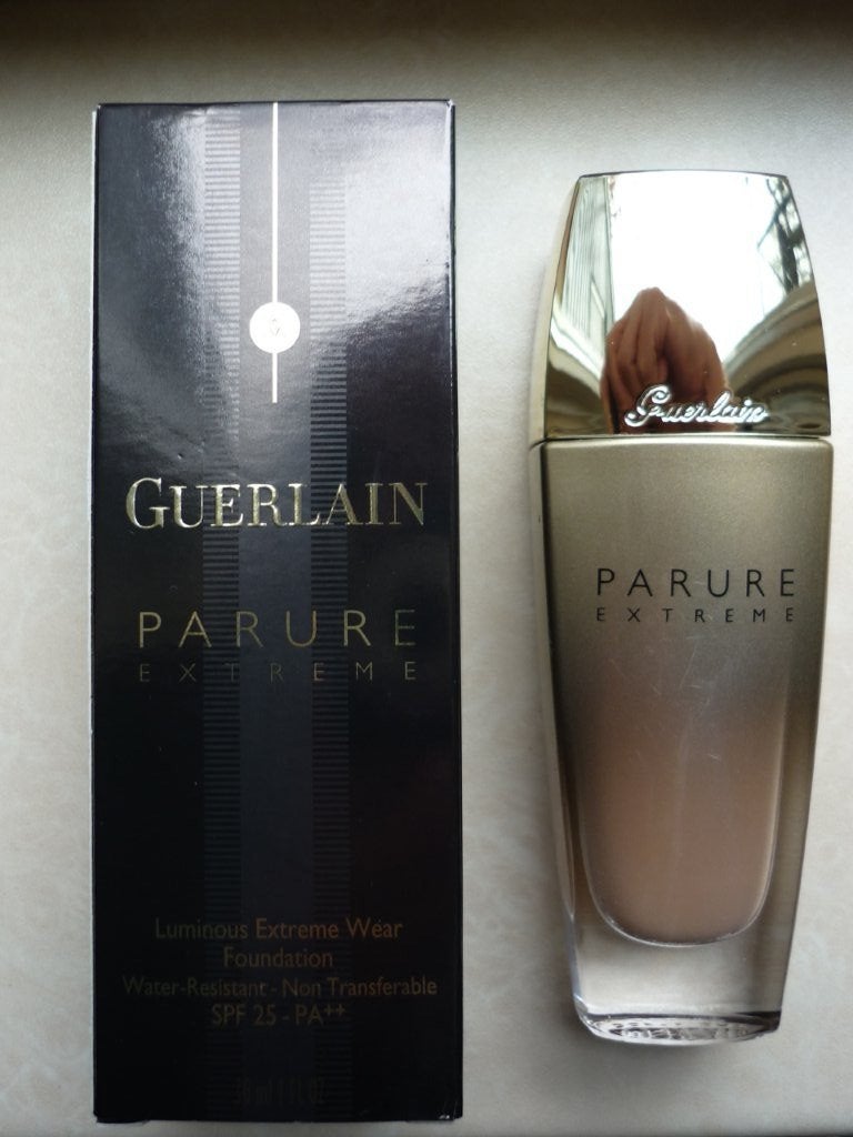 Guerlain Parure Extreme Foundation nr 03 NIEUW!, Gehele gezicht, Beige, Nieuw, Ophalen of Verzenden