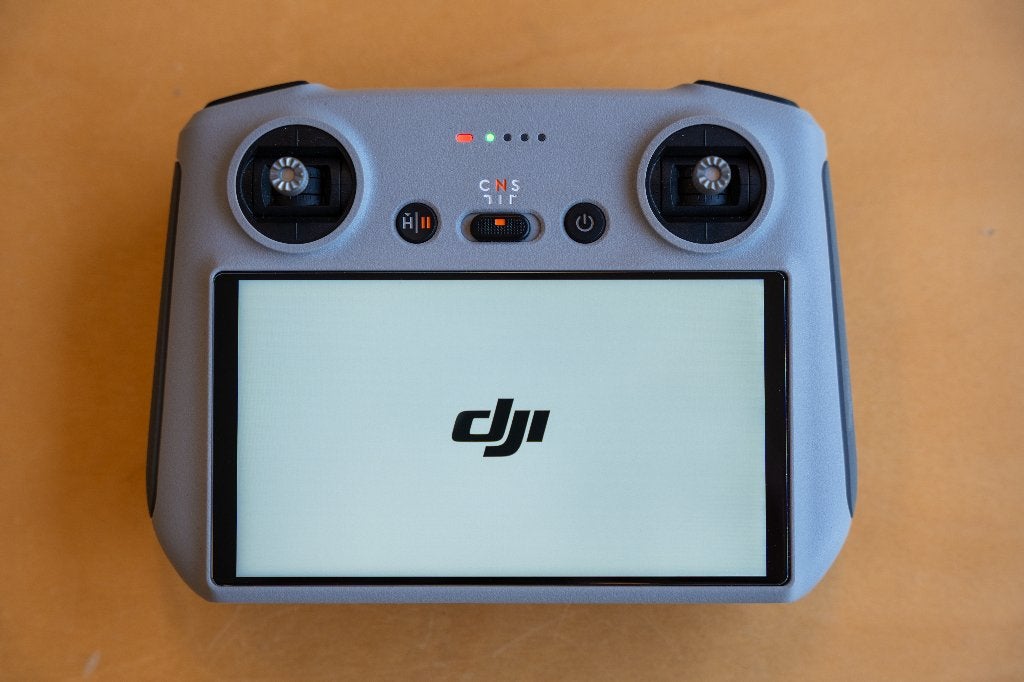 DJI RC Remote (RM330) + Screen protector + Sunhood, Ophalen of Verzenden, Zo goed als nieuw, Overige typen
