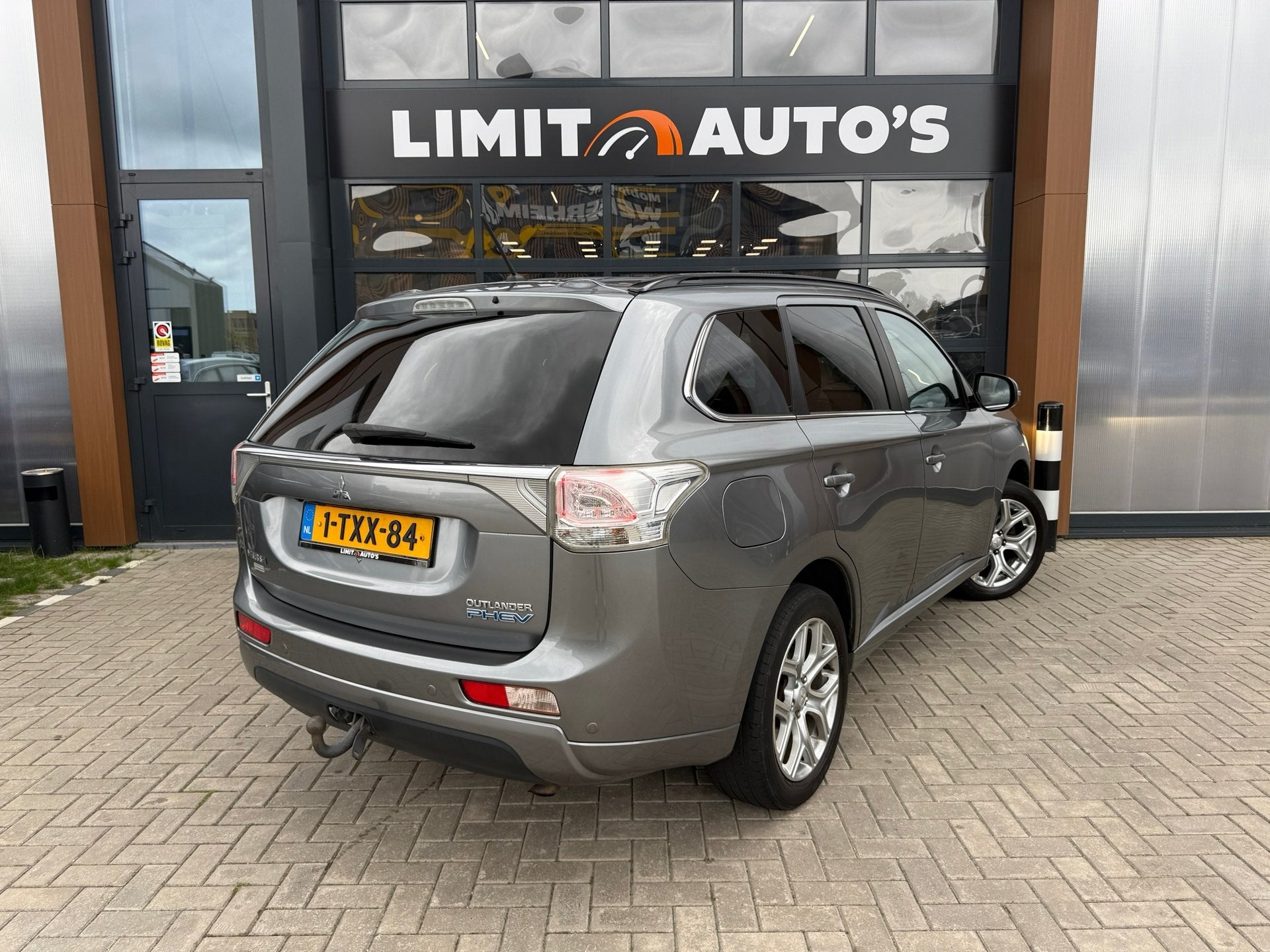 Mitsubishi Outlander 2.0 PHEV instyle+/Schuifdak/Keyless/Xen, Auto's, 4 cilinders, Vierwielaandrijving, Hybride Elektrisch/Benzine