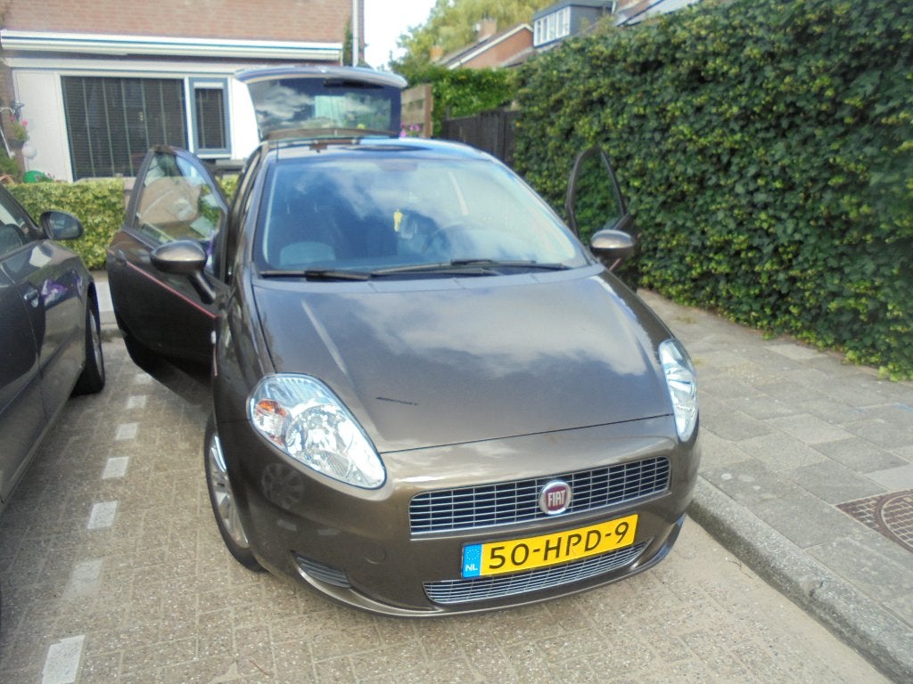 Fiat Punto 1.2 3DR 2009 Bruin, Auto's, Stof, 40 €/maand, 1242 cc, 4 cilinders