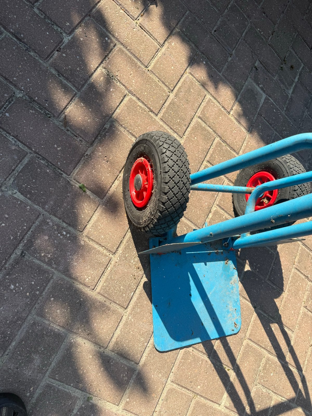 Steekwagen - Banden moeten worden vervangen, Doe-het-zelf en Verbouw, Transportwagens, Ophalen, Gebruikt, Steekwagen