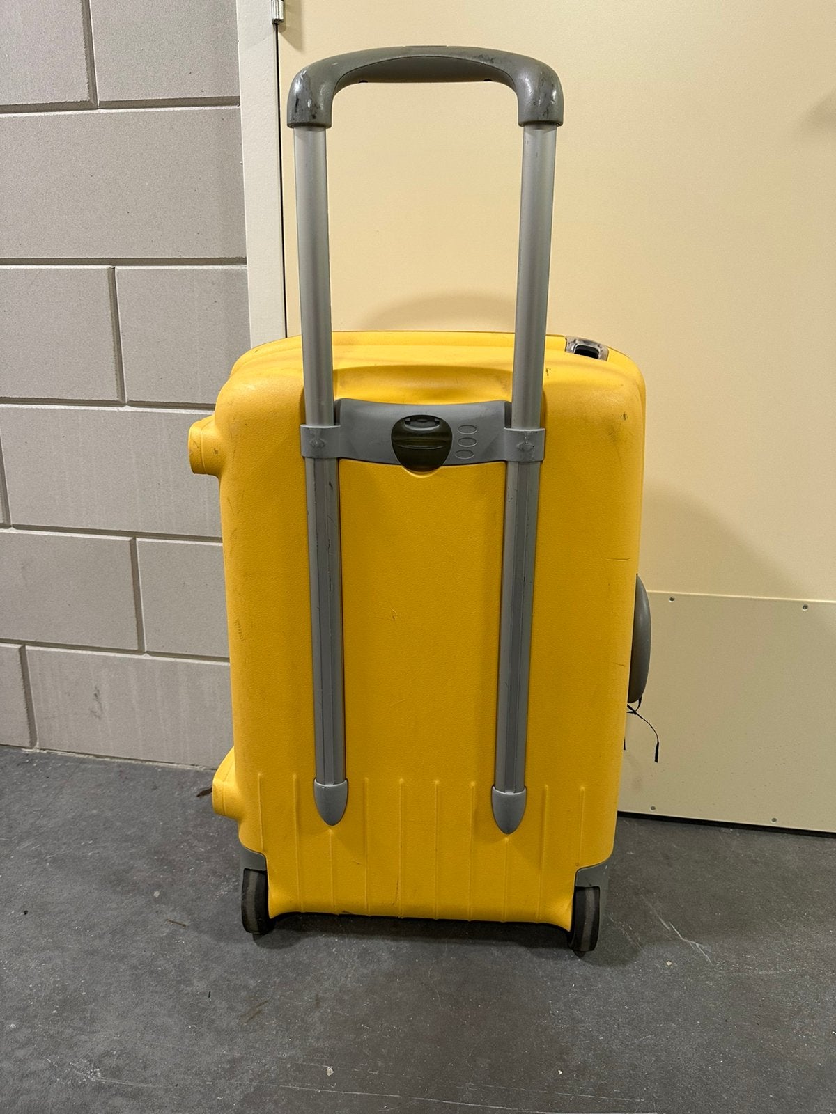 Koffer hardcase in zéér goede staat. American Tourister, Hard kunststof, 45 tot 55 cm, Zo goed als nieuw, 70 cm of meer