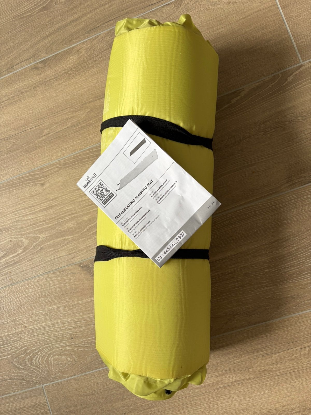 Self inflatable matras. Maten: 1.88m x 0.66 m x 0,05 m., Ophalen, Zo goed als nieuw