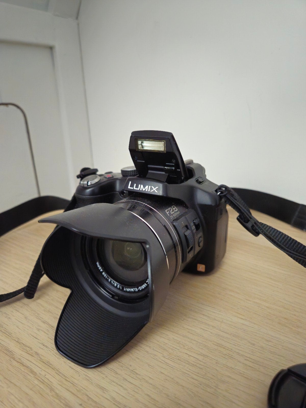 Panasonic Lumix DMC-FZ200 Bridgecamera, Panasonic, 12 megapixels, Ophalen of Verzenden, Zo goed als nieuw
