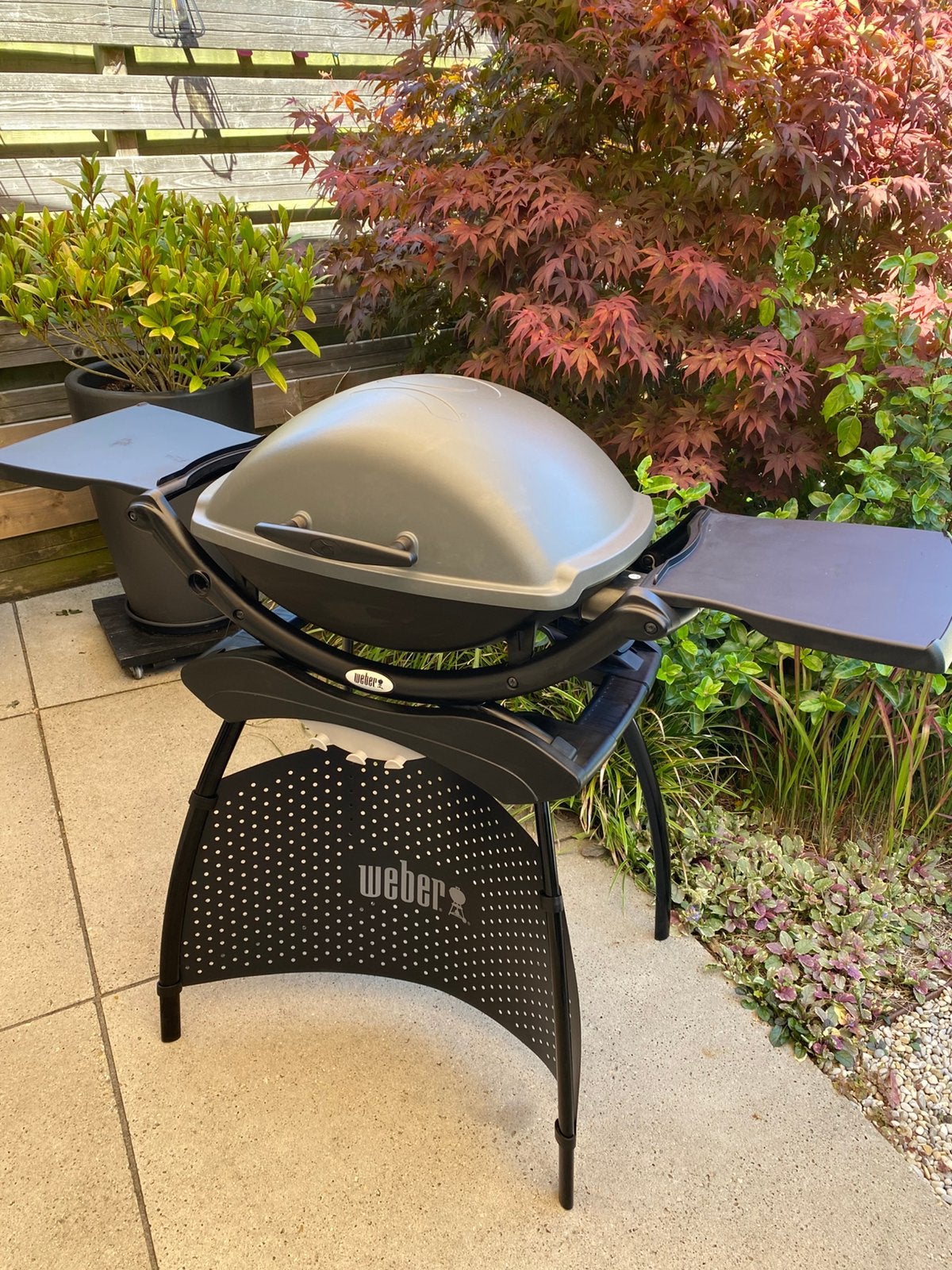 Zeer mooie elektrische barbecue van Weber de Q2400, Tuin en Terras, Elektrische barbecues, Ophalen, Zo goed als nieuw