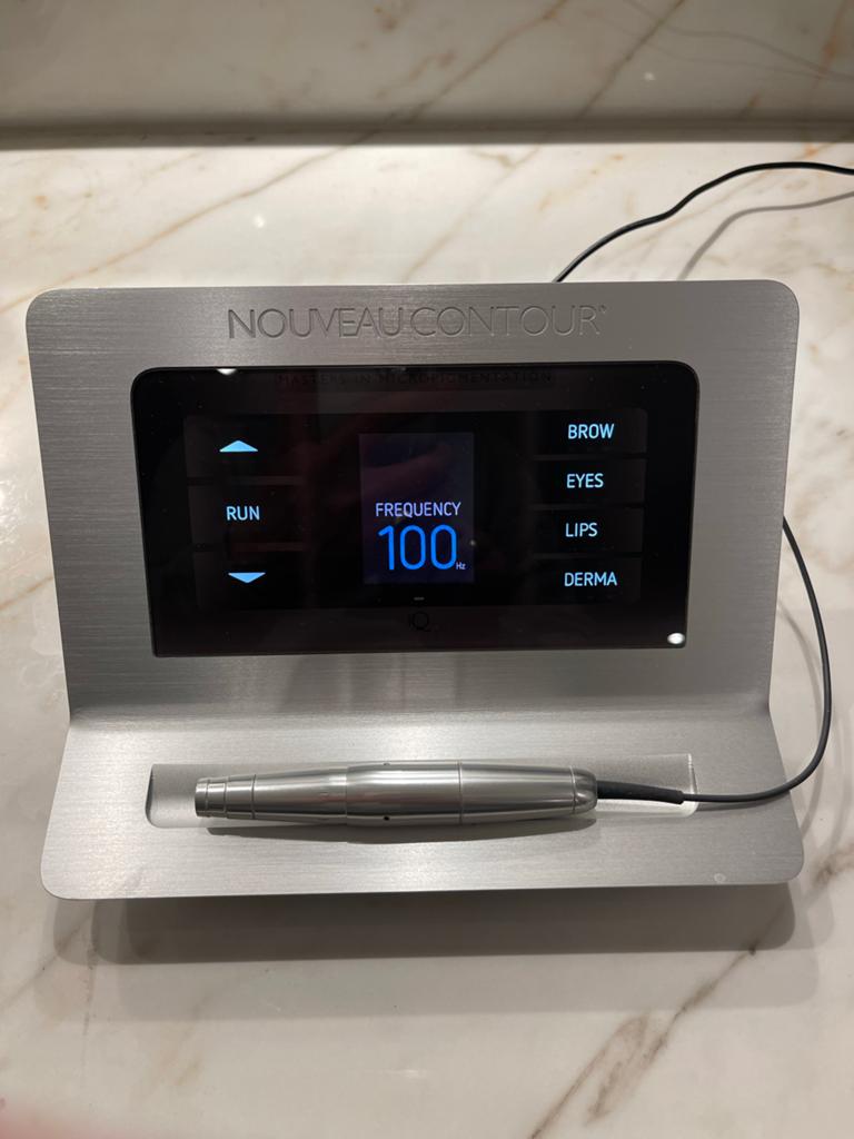 Nouveau Contour IQ PMU machine met Accessoires, Witgoed en Apparatuur, Persoonlijke-verzorgingsapparatuur, Ophalen, Zo goed als nieuw