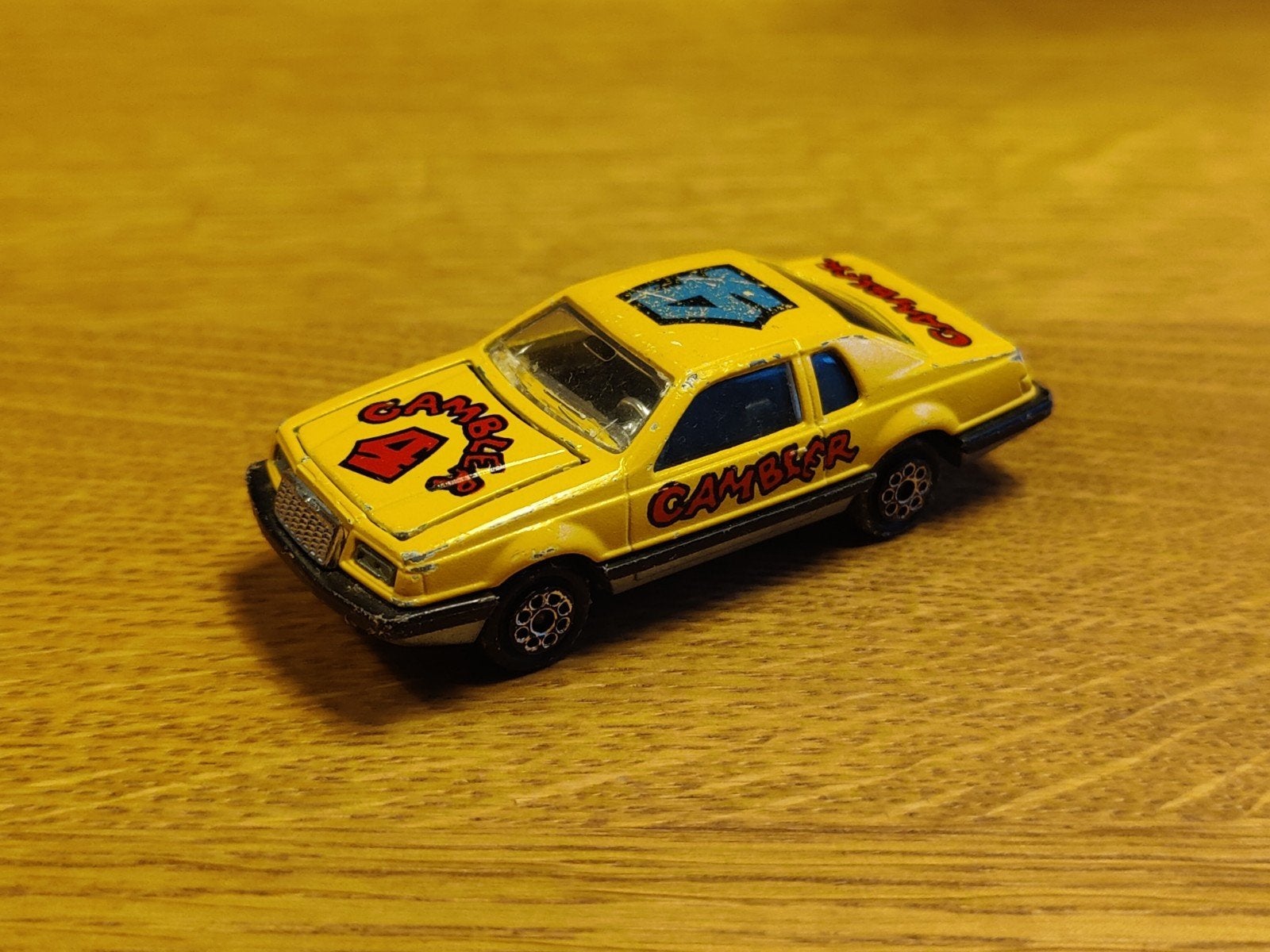 Majorette Ford Thunderbird GEEL, Ophalen, Nieuw
