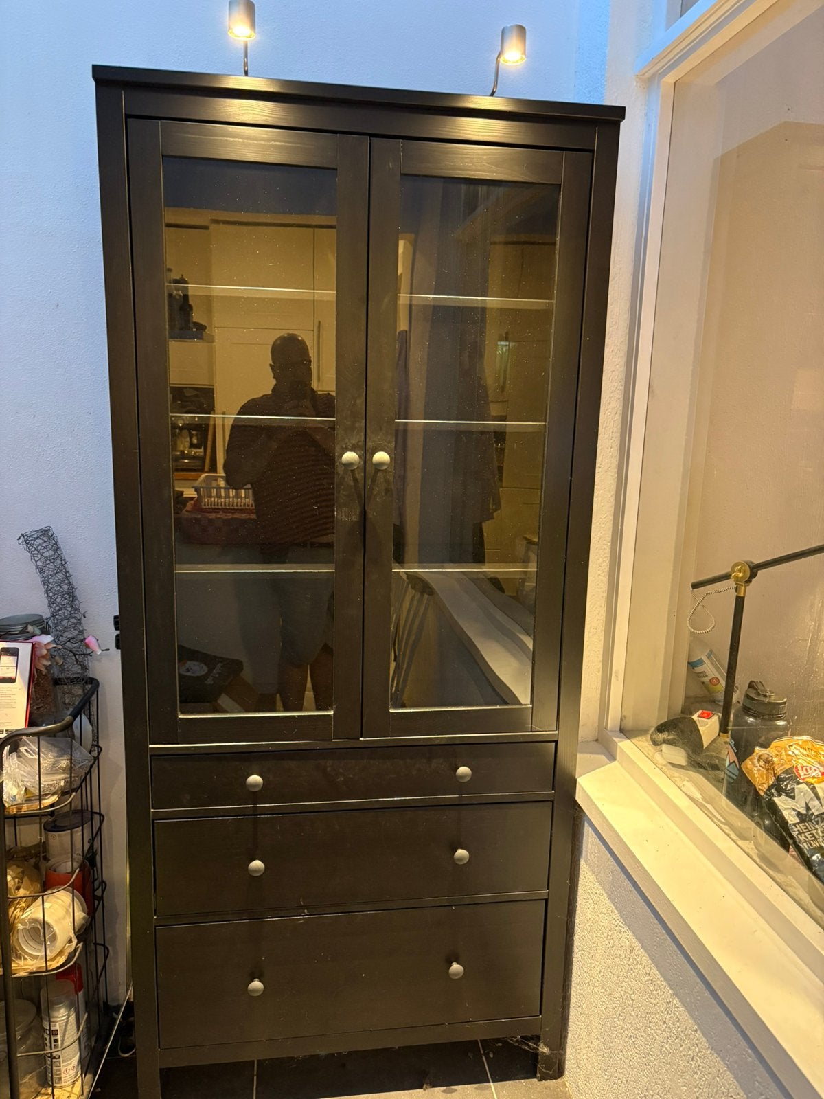 IKEA HEMNES vitrinekast met 3 lades – zwart, Ophalen, 50 tot 100 cm, Zo goed als nieuw, 150 tot 200 cm