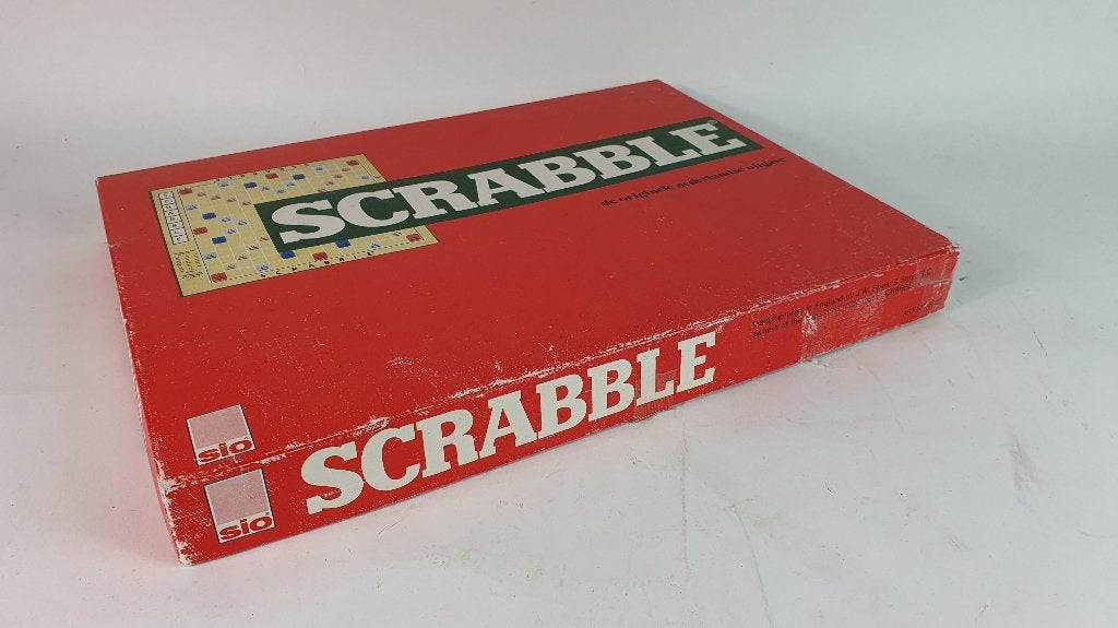 Scrabble, vintage rode doos, Sio, houten steentjes. 8C5, Tweedehands verkoop, Tweedehands verkoop, Gebruikt, Ophalen of Verzenden