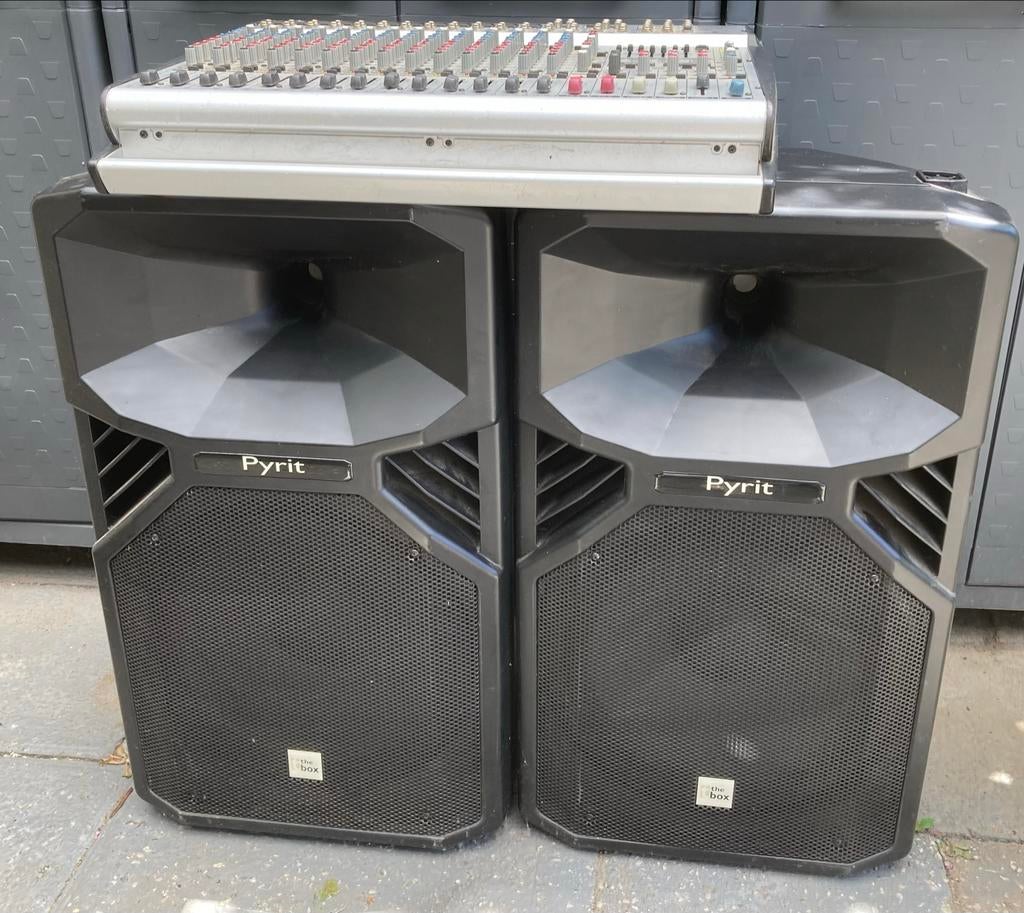 The box15 speakerset met Behringer pmp 5000 powered mixer, Muziek en Instrumenten, Mengpanelen, Ophalen, Gebruikt, 10 tot 20 kanalen