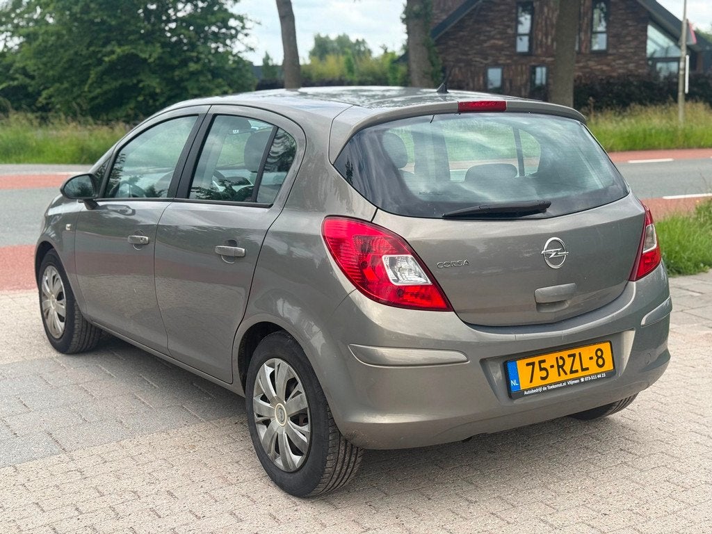 Opel Corsa 1.2-16V Edition koopje, Auto's, Opel, Voorwielaandrijving, Euro 5, 86 pk, Gebruikt