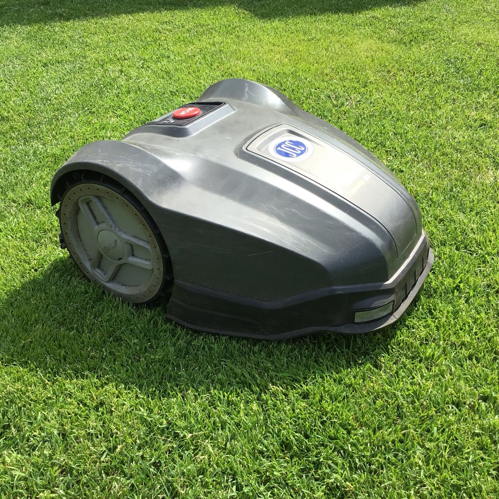Stiga Autoclip 221 Robotmaaier met nieuwe accu en afdak, Ophalen of Verzenden, Gebruikt, 20 tot 25 cm, Met regensensor