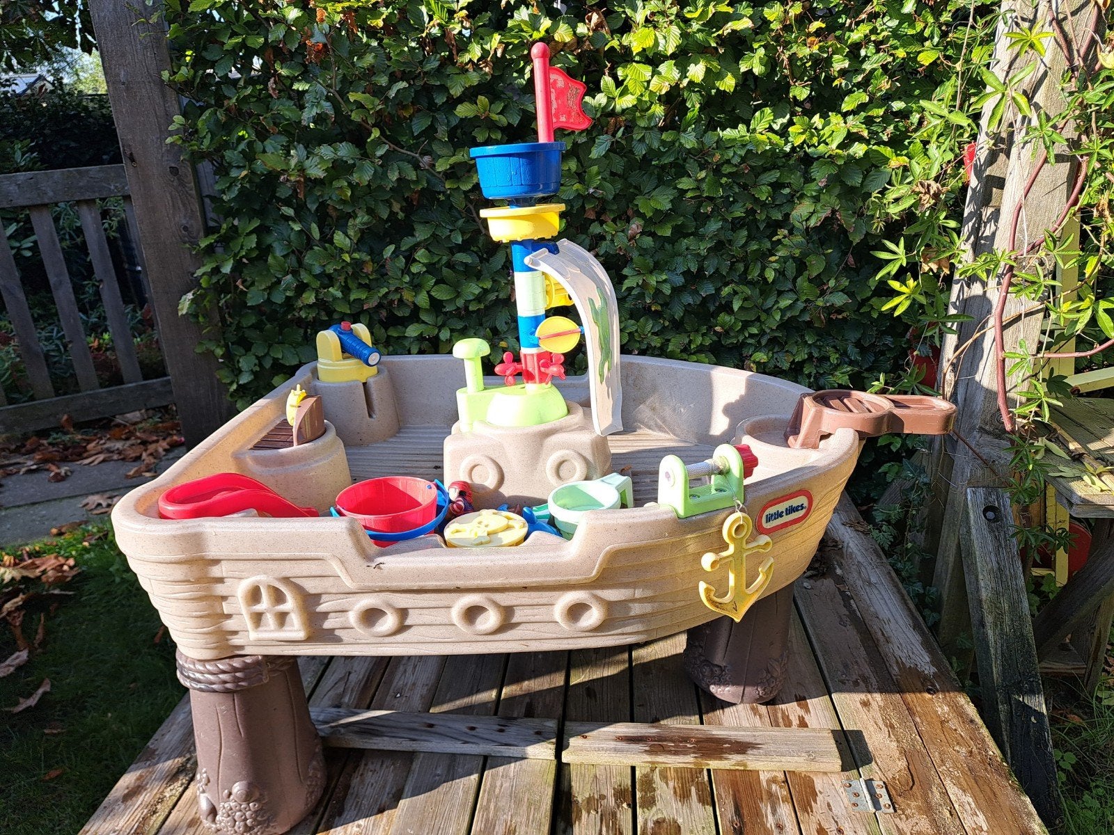 Little Tikes Zand- en Watertafel Piratenschip, Ophalen, Gebruikt