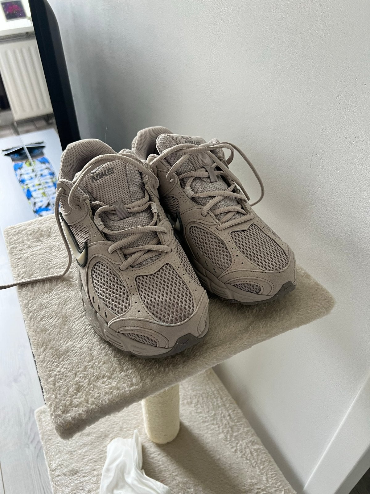 Nieuwe Nike V5 Runner - Maat 42, Kleding | Heren, Ophalen of Verzenden, Nieuw, Overige kleuren, Sneakers of Gympen