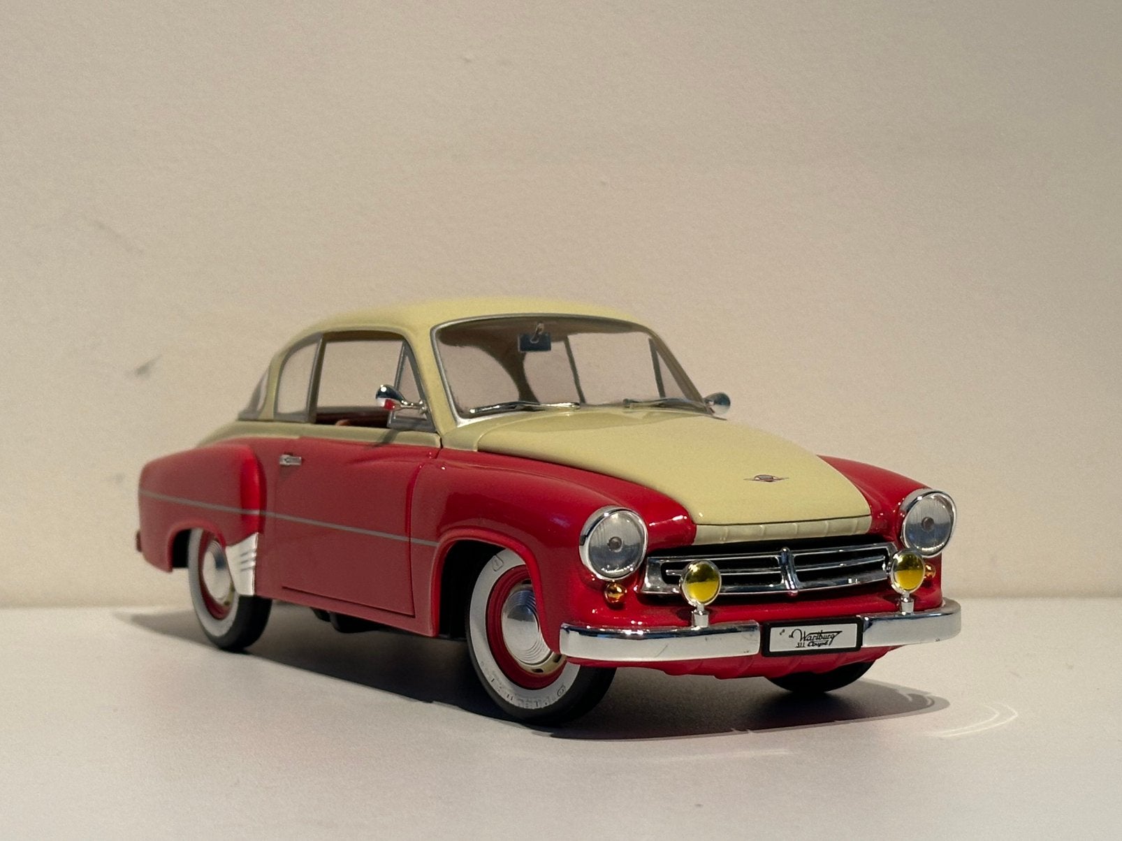 Wartburg 311 Coupe | Revell | schaal 1:18, Ophalen of Verzenden, Zo goed als nieuw, Auto, Revell