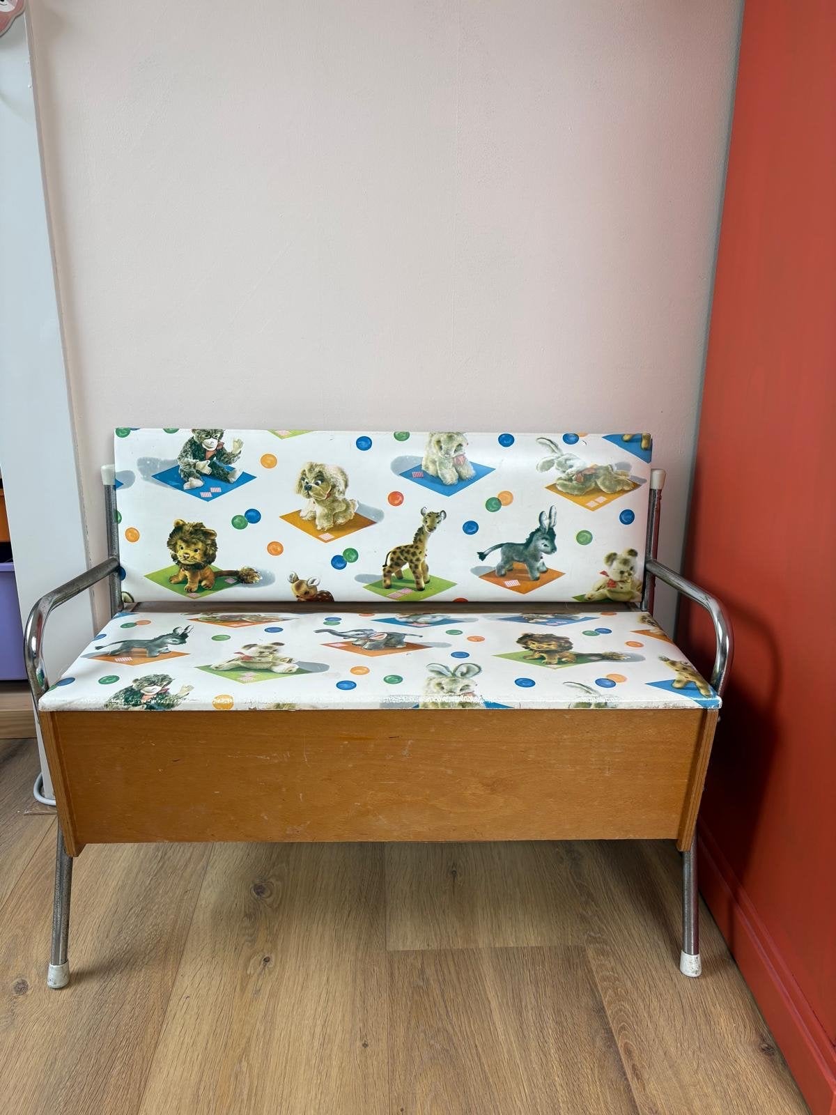 Vintage kinderbankje met opbergruimte en dierenprint, Kinderen en Baby's, Ophalen, Gebruikt, Overige typen