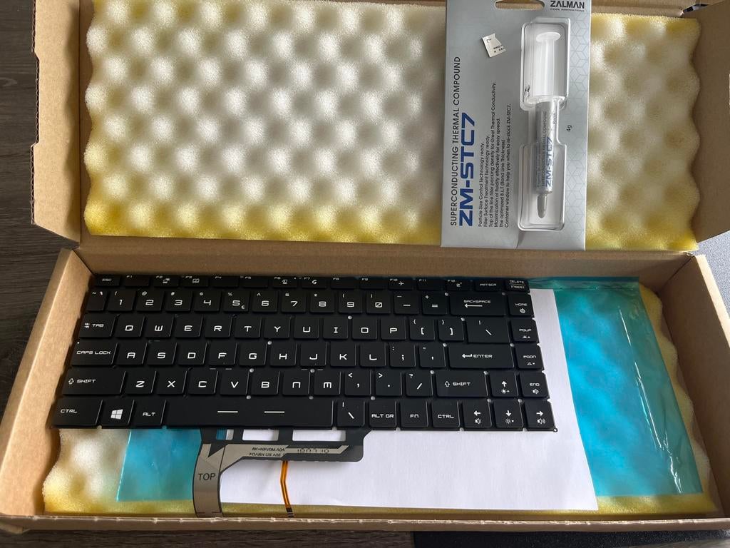 MSI GS65 Stealth 8SF Toetsenbord + Zalman ZM-STC7, Ophalen of Verzenden, Qwerty, Nieuw, Bedraad