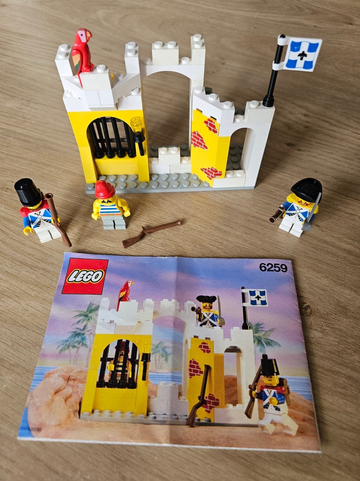 LEGO Pirates 6259 – Broadside’s Brig – compleet met boekje, Ophalen of Verzenden, Gebruikt