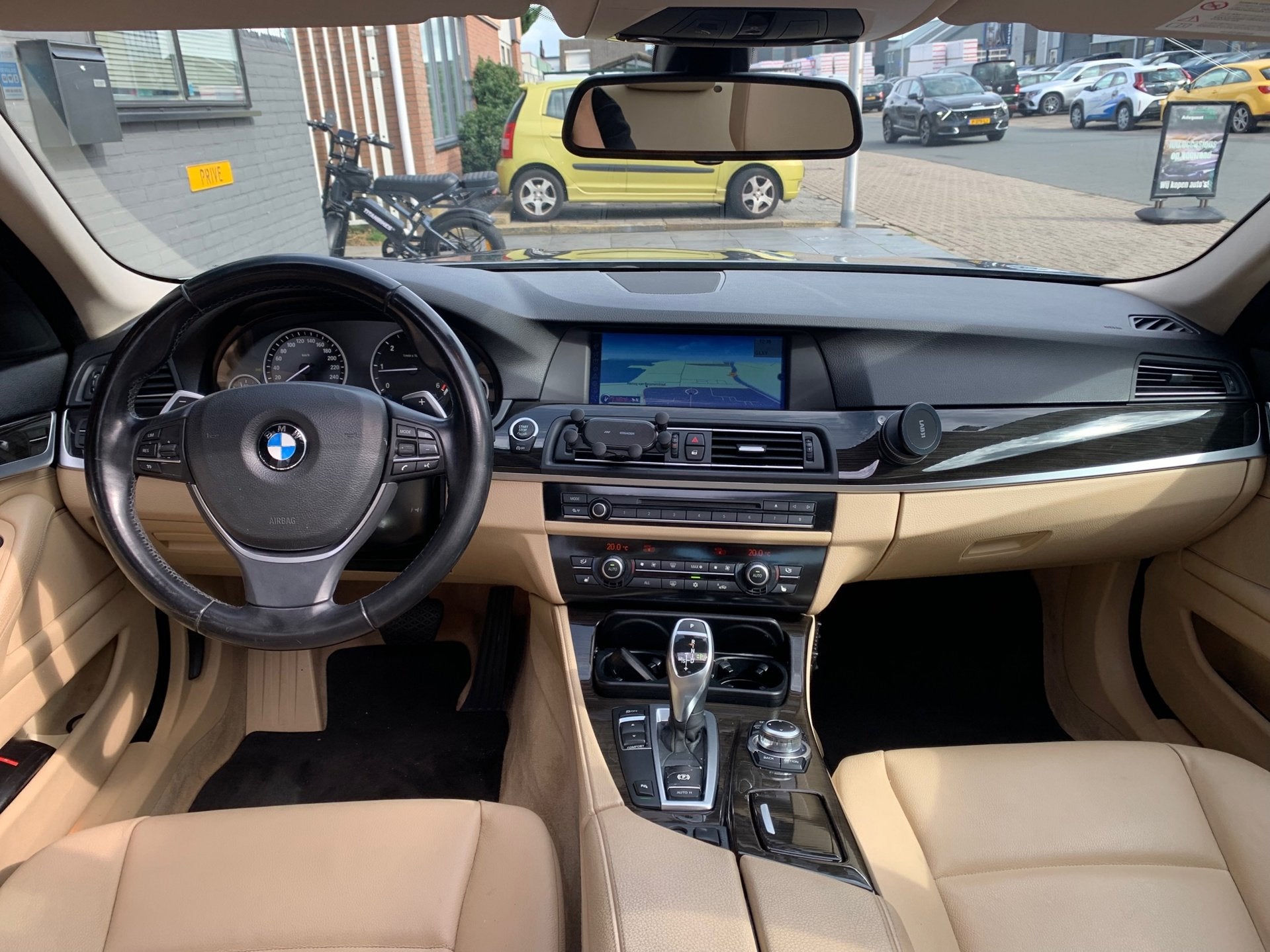 BMW 5-serie 520d High Executive|Dealer OH|PDC|Cruise|Stoelvw, Auto's, Achterwielaandrijving, 4 cilinders, Bedrijf, Diesel