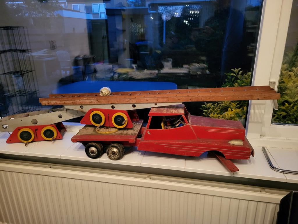 Vintage houten brandweerauto met ladder uit 1945, Ophalen, Gebruikt