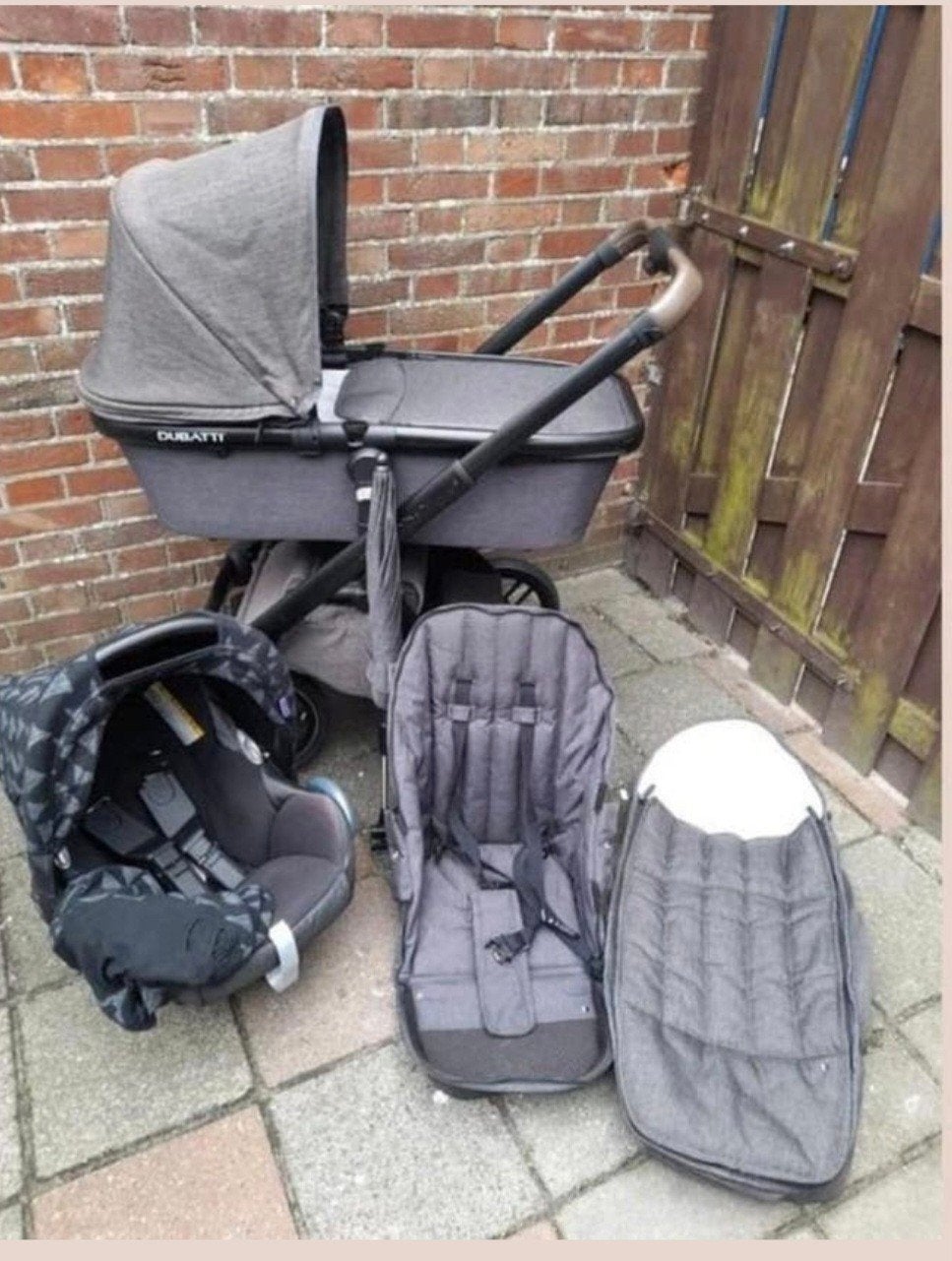 Dubatti One Kinderwagenset met parasol - Zeer goede staat, Zo goed als nieuw, Met reiswieg, Ophalen, Kinderwagen