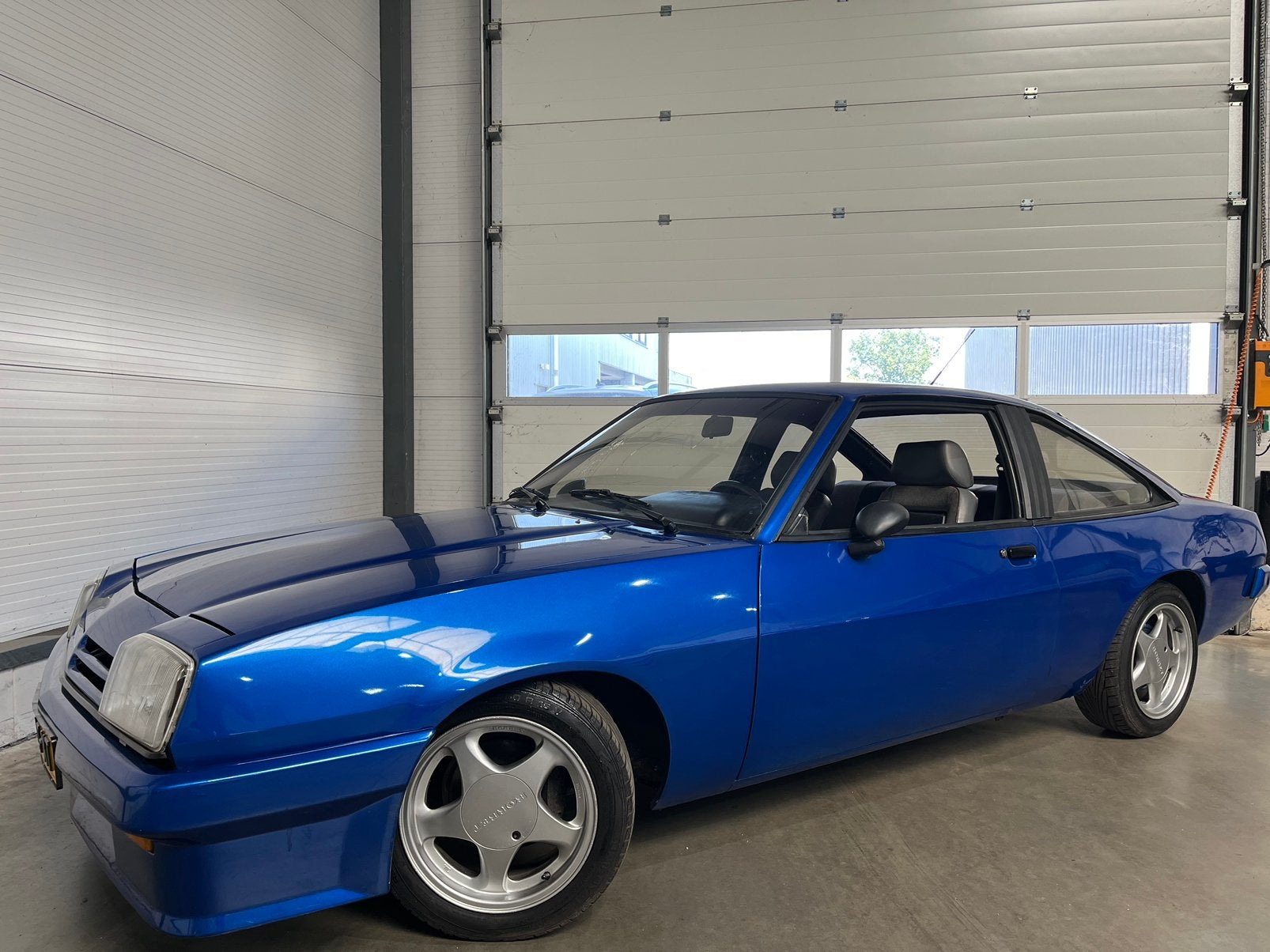 Opel Manta B 2.0i GT 1986, Auto's, Opel, Achterwielaandrijving, 4 cilinders, Blauw, 1016 kg