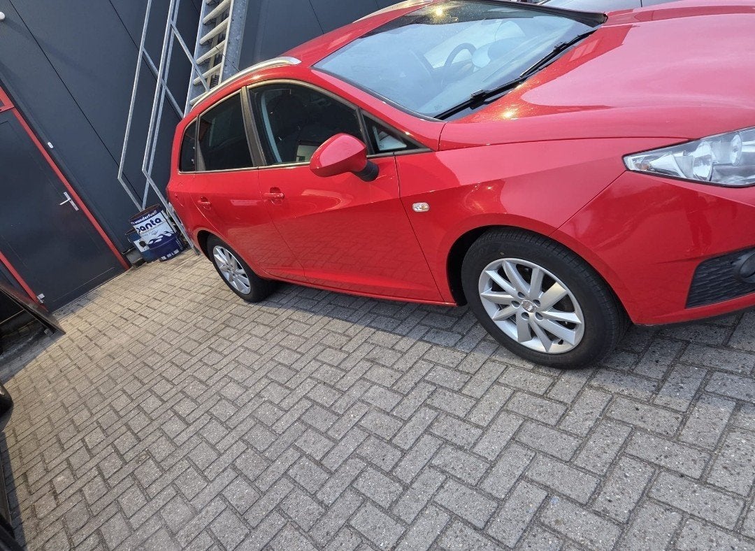 Seat Ibiza 1.2TDI 55KW Ecomotive ST 2011 Rood, Auto's, Voorwielaandrijving, Euro 5, Stof, 74 pk