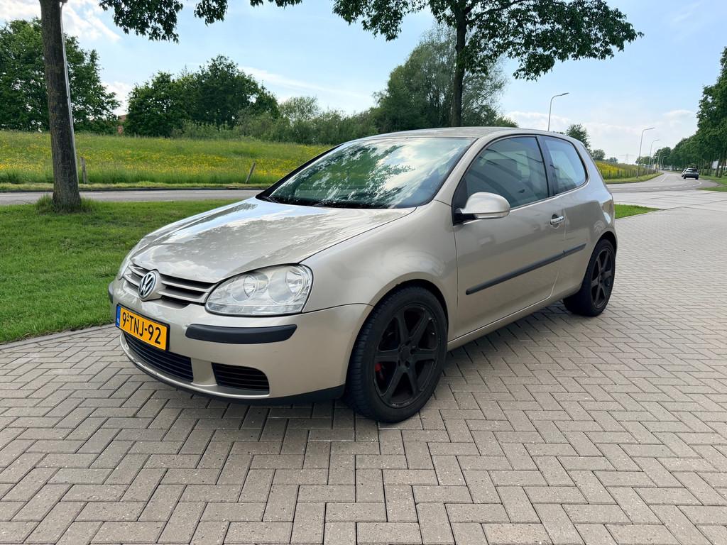 Volkswagen Golf 1.4 Turijn Beige, Voorwielaandrijving, Stof, Gebruikt, Zwart