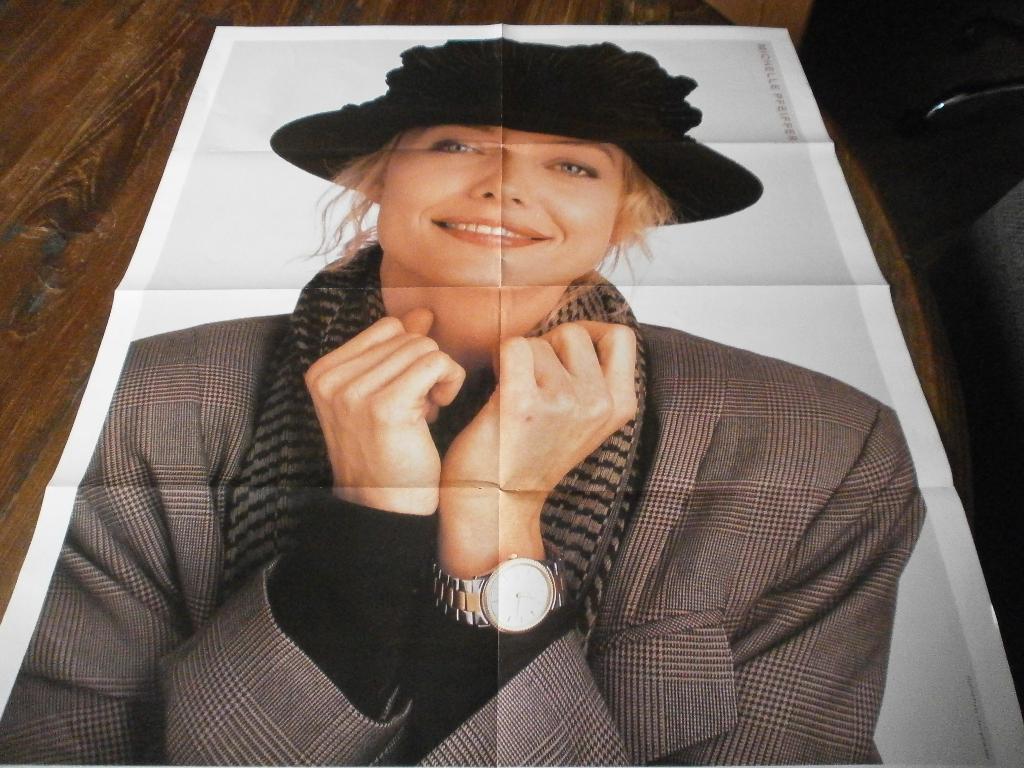 mooie xl poster jr 80  actrice Michelle Pfeiffer, Verzamelen, Posters, Verzenden, Zo goed als nieuw, A1 t/m A3, Film en Tv