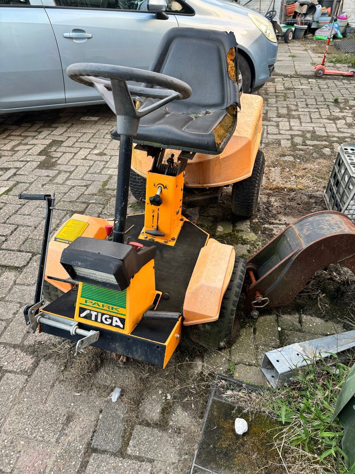 Stiga Park zitmaaier - 16 PK Vanguard motor, Ophalen, Cirkelmaaier, Gebruikt, Benzine-grasmaaier