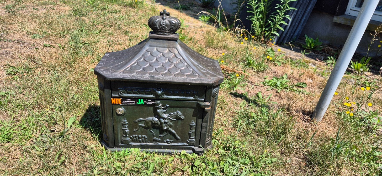 Nette groene brievenbus met koninklijke uitstraling, Tuin en Terras, Brievenbussen, Ophalen of Verzenden, Gebruikt, IJzer, Staande brievenbus