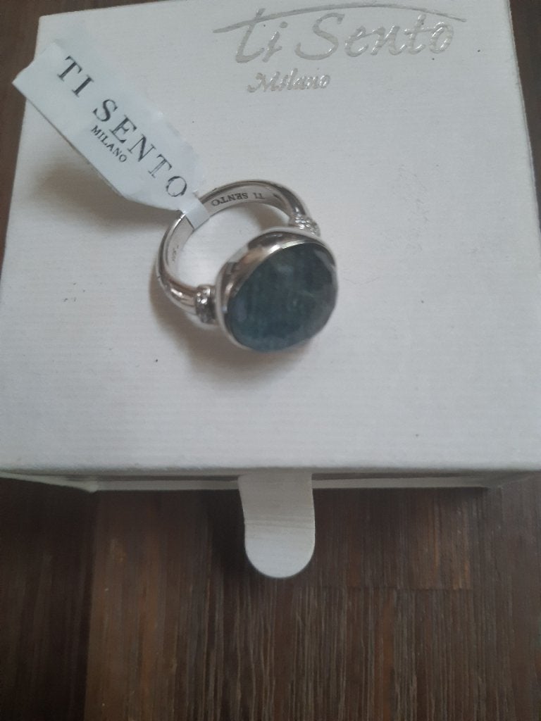NIEUWE TI-SENTO RING. MAAT 56, Sieraden, Tassen en Uiterlijk, Ringen, Nieuw, Ophalen of Verzenden, 17 tot 18, Met edelsteen