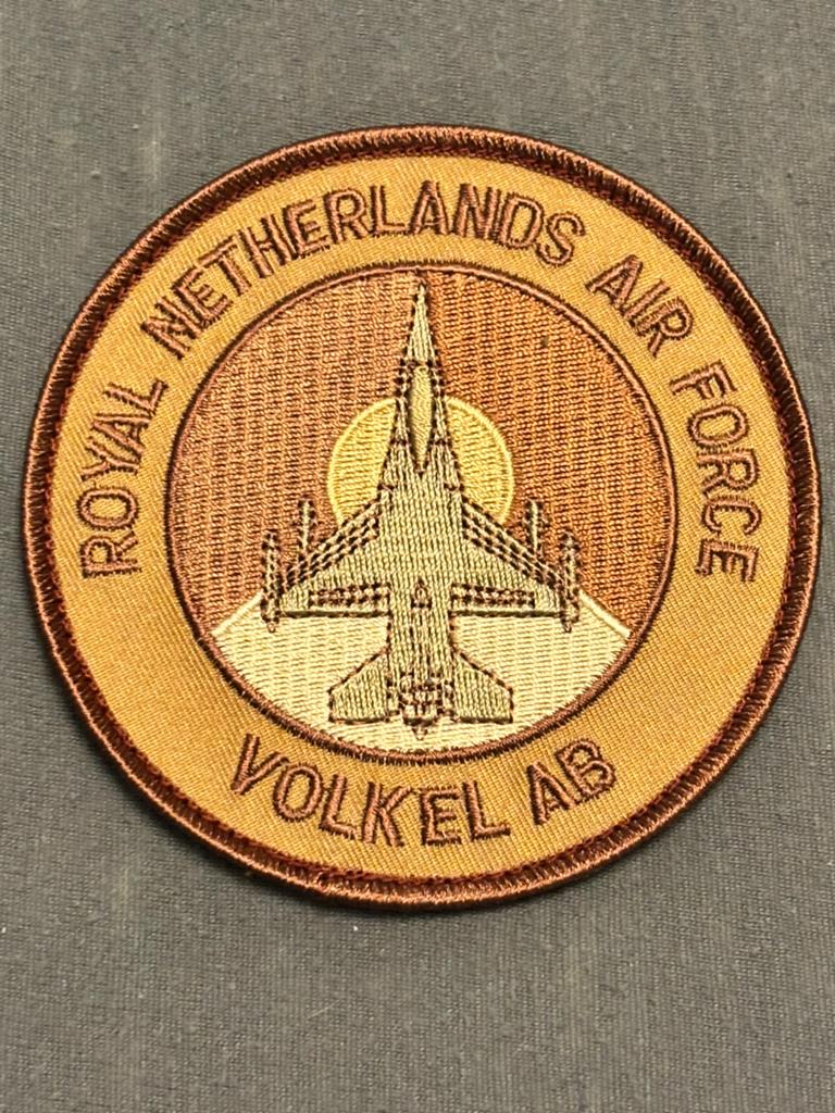 Embleem RNLAF F-16 Volkel AB, Verzamelen, Verzenden, Luchtmacht, Nederland, Embleem of Badge