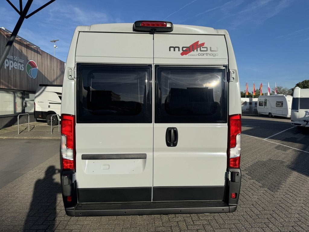 Malibu First Class Two Room 640 LE RB 2027 Charming 160PK, Automaat, Chemisch toilet, Ringverwarming, Malibu