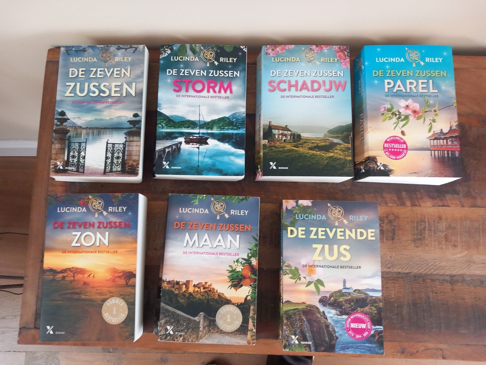 De Zeven Zussen serie - Lucinda Riley (complete set), Boeken, Ophalen of Verzenden, Zo goed als nieuw, Lucinda Riley