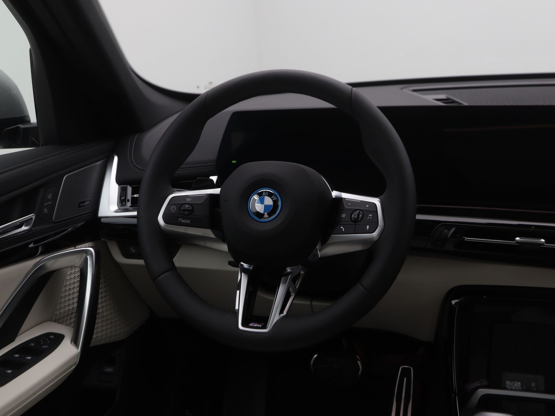 BMW iX1 eDrive20 67 kWh M Sport Edition (bj 2026, automaat), 514 km, Met garantie (alle), 24 min, Origineel Nederlands