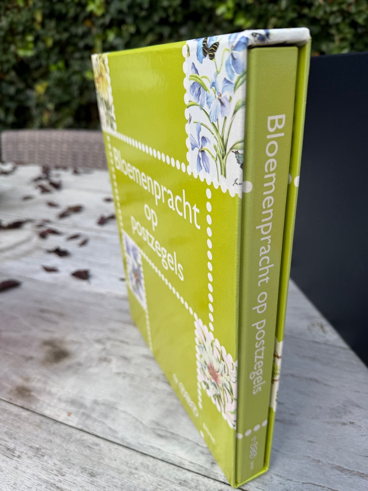 Bloemenpracht op postzegels - TNT Post verzamelalbum, Postzegels en Munten, Ophalen, Postfris, Dier of Natuur
