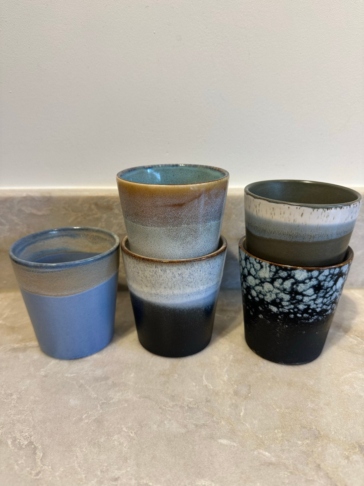 Set van 5 HK living mokjes - Diverse kleuren, Gebruikt, Overige merken, Keramiek, Ophalen of Verzenden