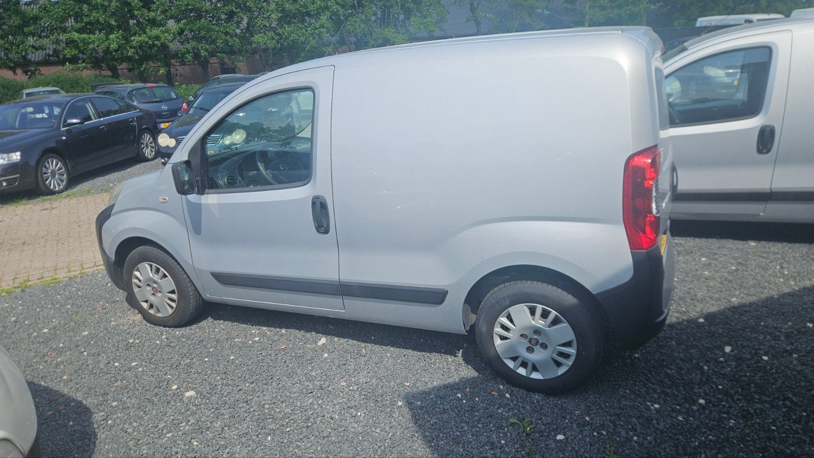 Fiat Fiorino 1.3 55KW 2015, Auto's, Bestelauto's, Voorwielaandrijving, Stof, 74 pk, Zwart