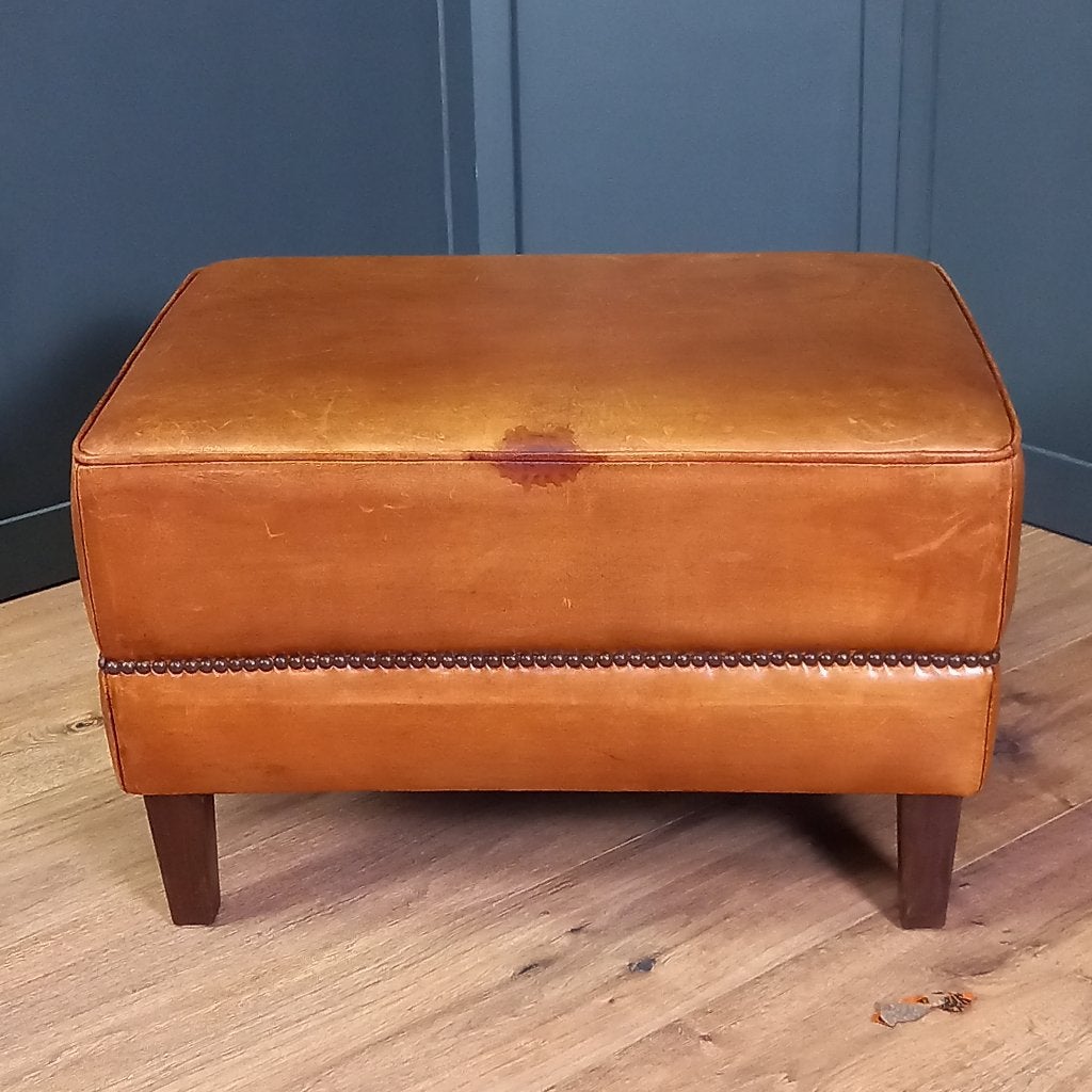 Schapenleren hocker, Gebruikt, Vierkant, Ophalen of Verzenden, 50 tot 75 cm