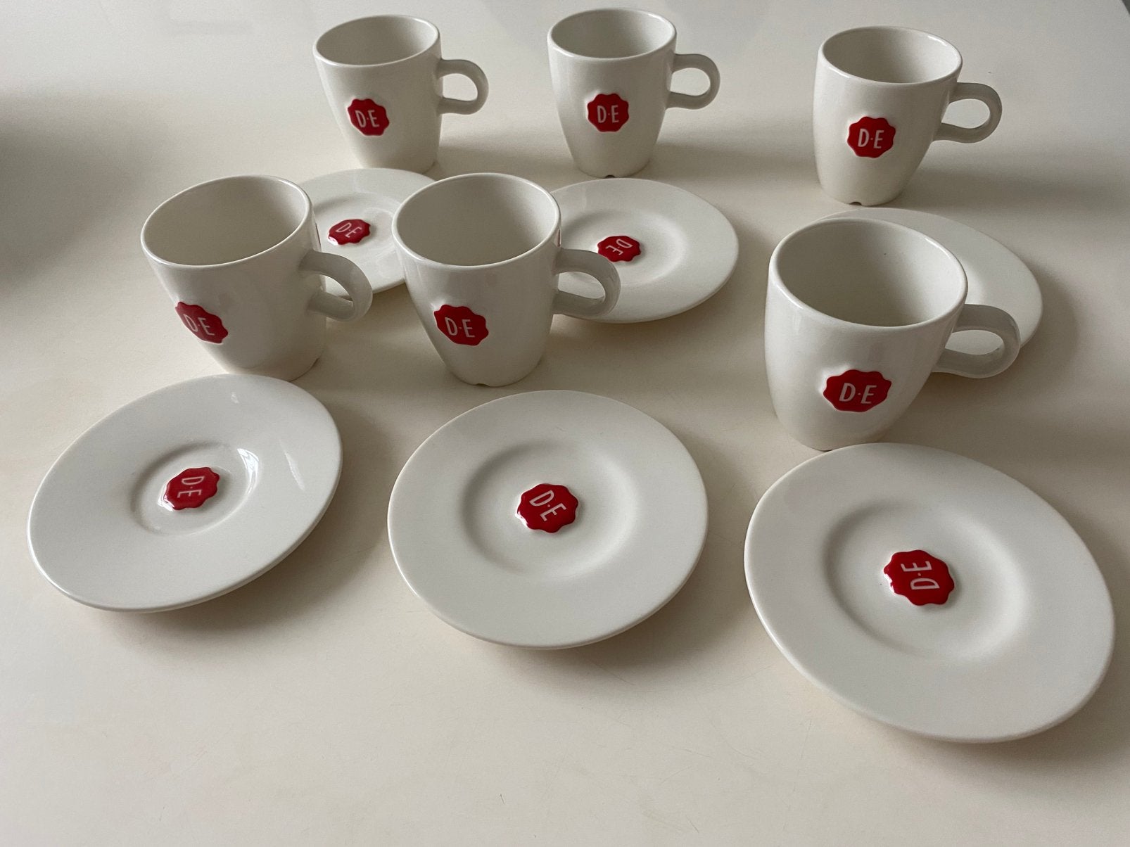 Douwe Egberts kopje en schotels, Ophalen of Verzenden, Zo goed als nieuw, Overige stijlen, Kop(pen) en/of Schotel(s)