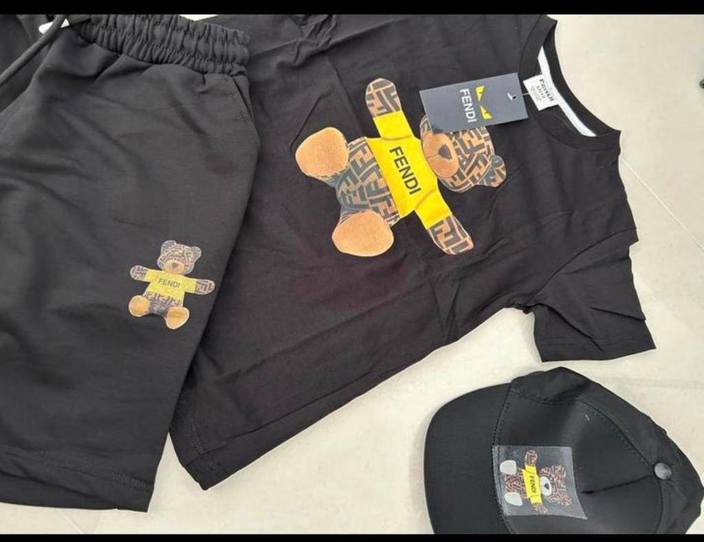 Fendi setje beoek shirt Leuke setje  Maat 116, Ophalen, Nieuw, Jongen of Meisje